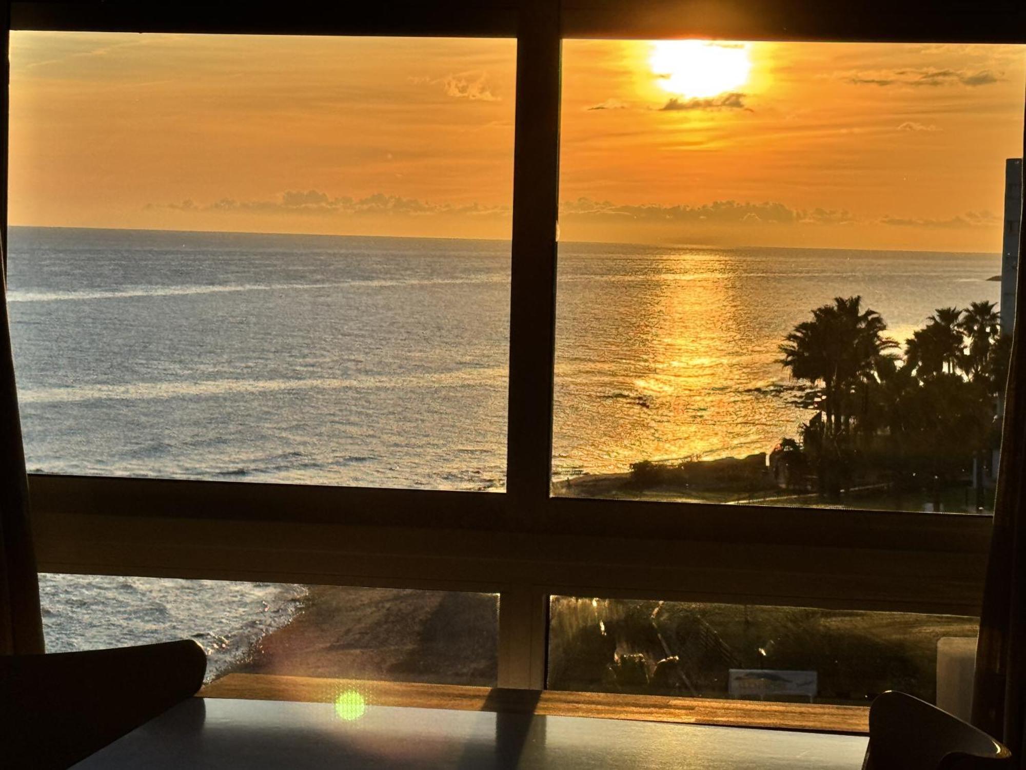 Beachfront Studio ,The View Calahonda, Panoramic Sea Views Sitio de Calahonda Extérieur photo