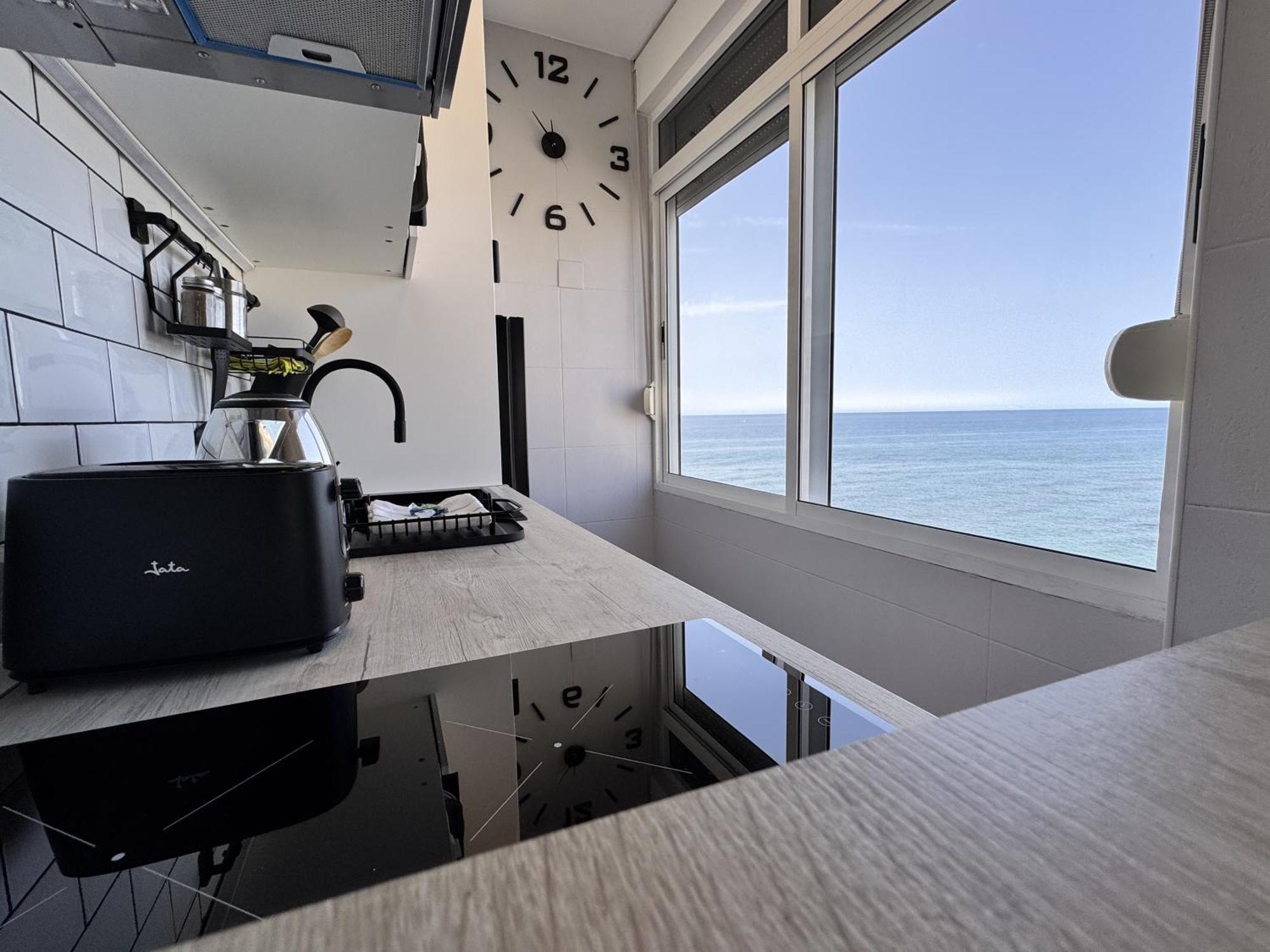 Beachfront Studio ,The View Calahonda, Panoramic Sea Views Sitio de Calahonda Extérieur photo